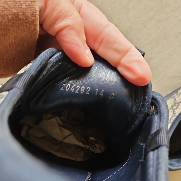 Gucci GG Monogrammed Men's Navy and Tan/Cream Suede Low Sneakers 14 - Picture 6 of 17